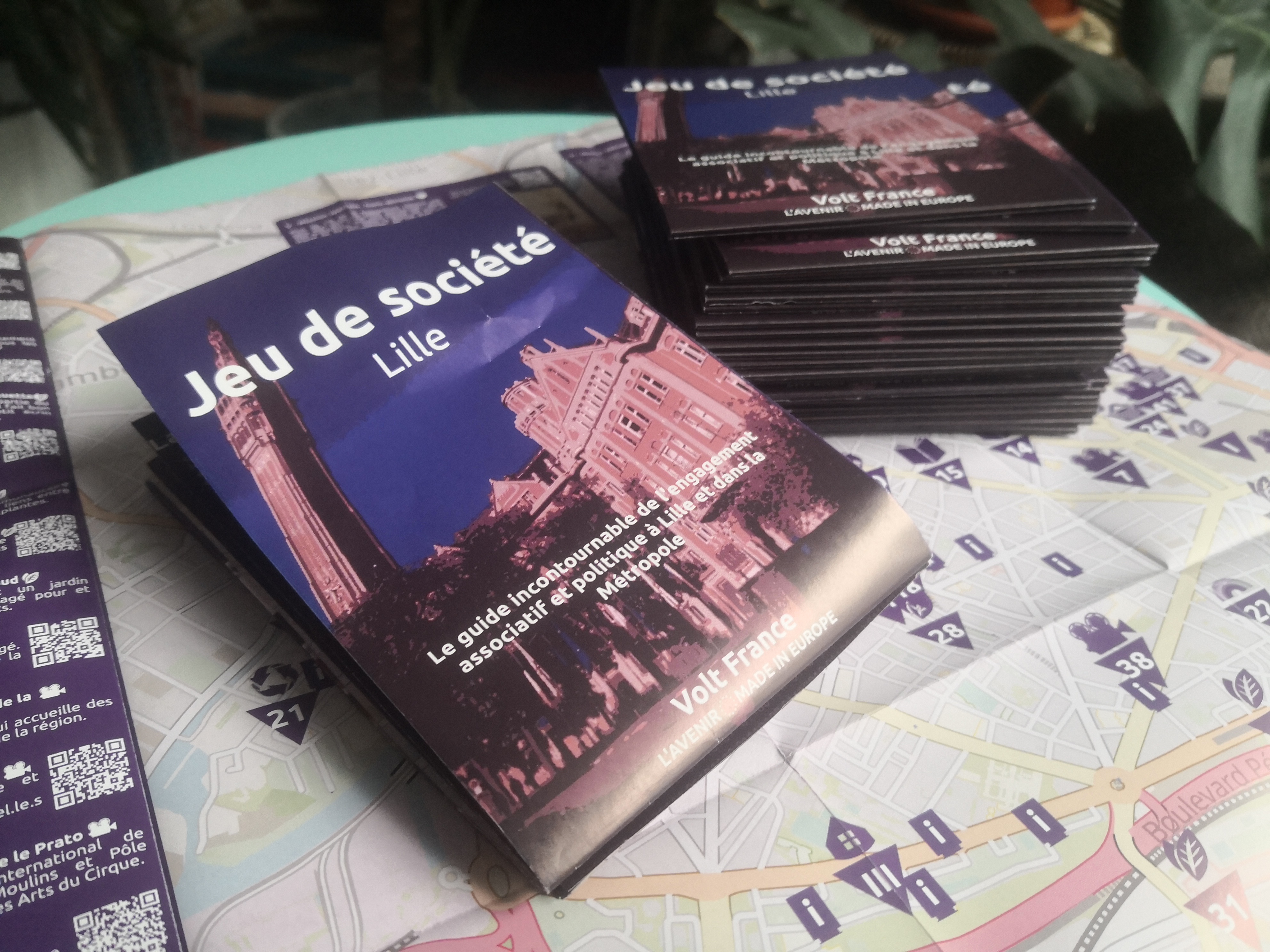 Volt Lille - Jeu de société - guide de citoyennété pour la jeunesse de Lille